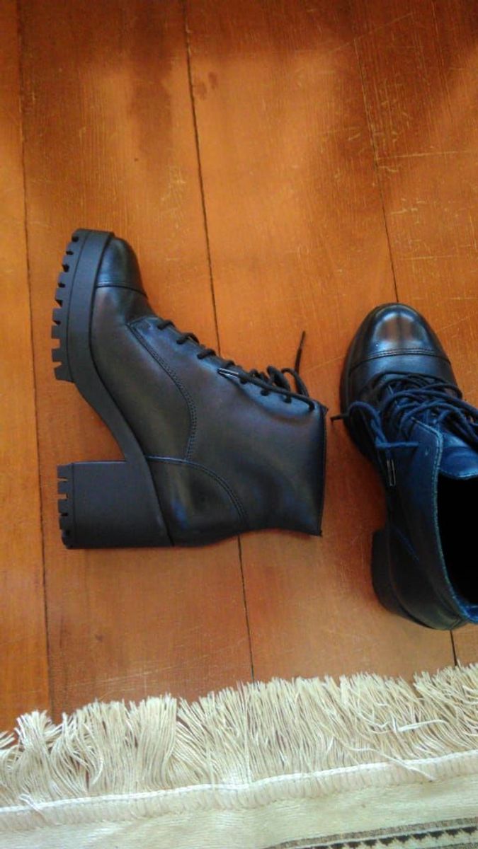 coturno arezzo preto