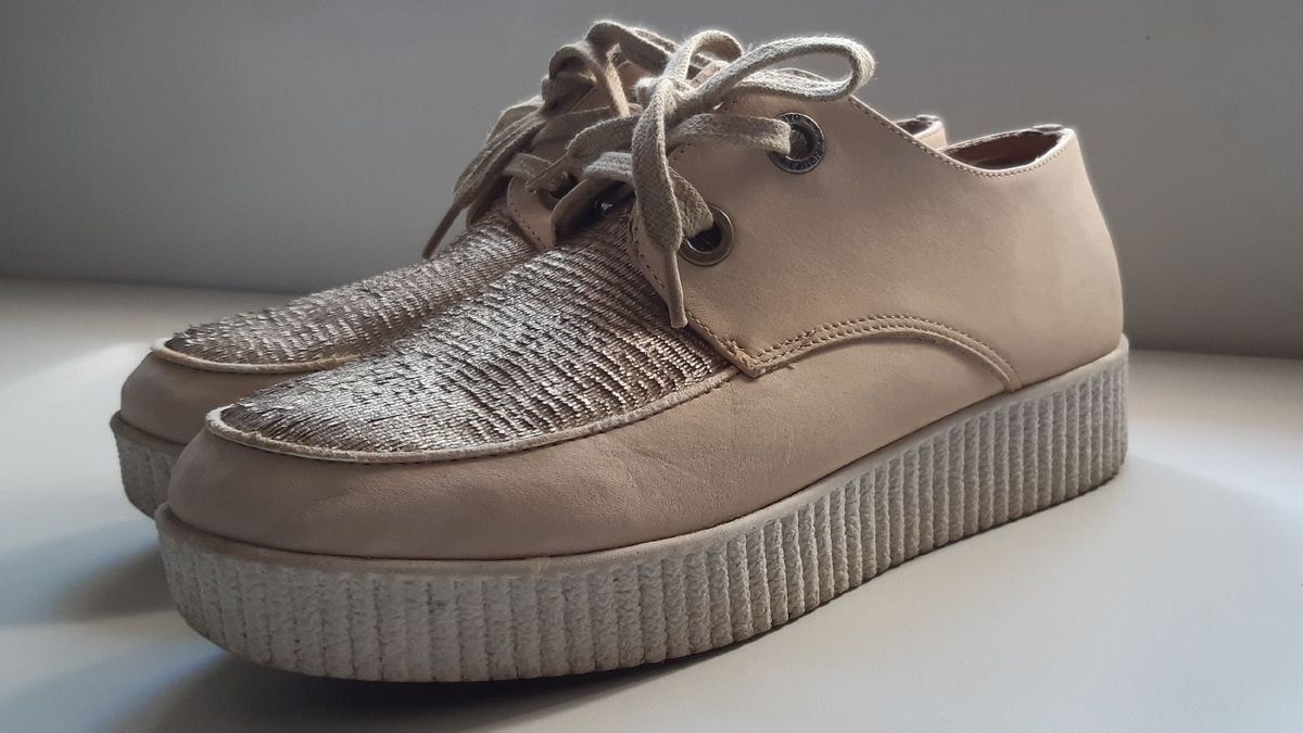 tenis cravo e canela nude