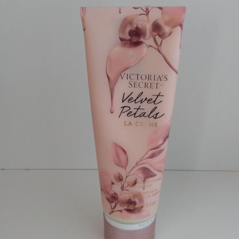 Victoria's Secret - Victoria's Secret Velvet Petals La Creme