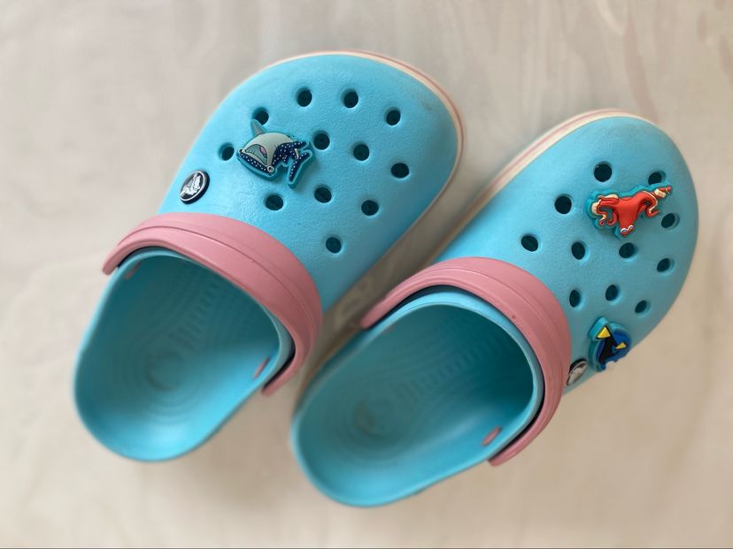 Croc Azul e Rosa, Personalizado com Personagens do Nemo (Removíveis) |  Calçado Infantil para Meninas Crocs Usado 81924809 | enjoei