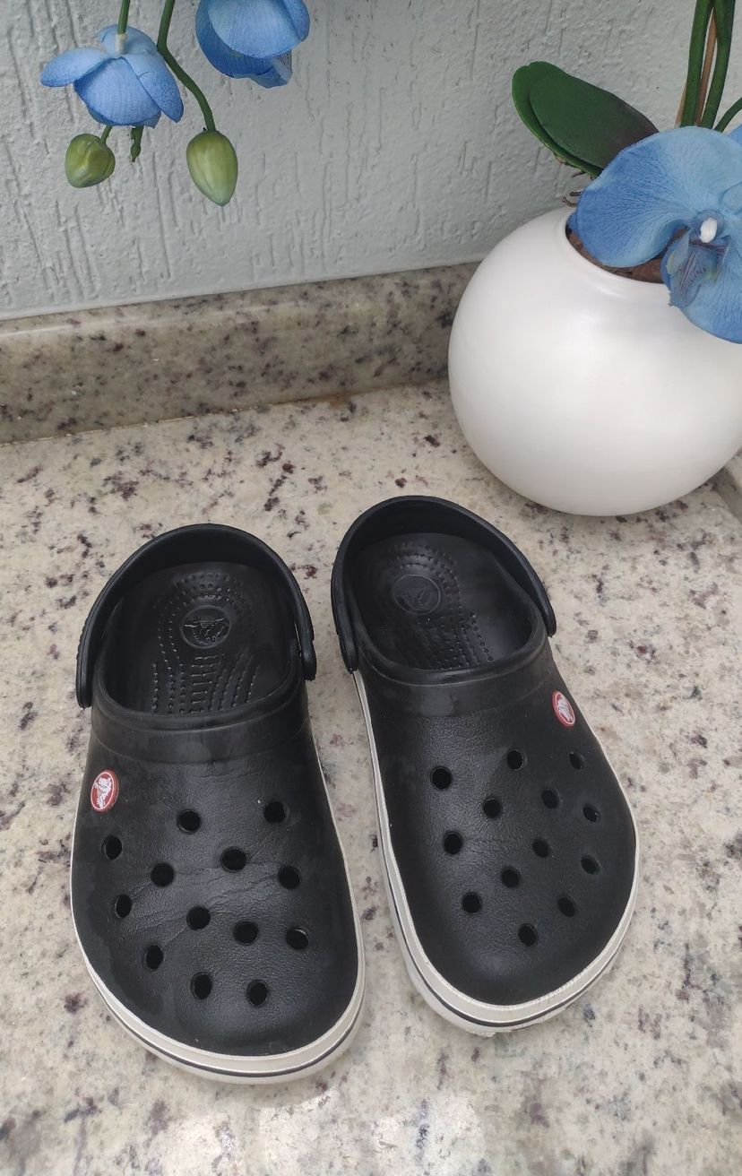 Crocs Band Original Preto e Branco 35/36 | Item Infantil Crocs Usado  83147824 | enjoei