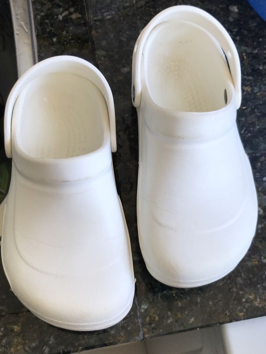 crocs branco sem furo