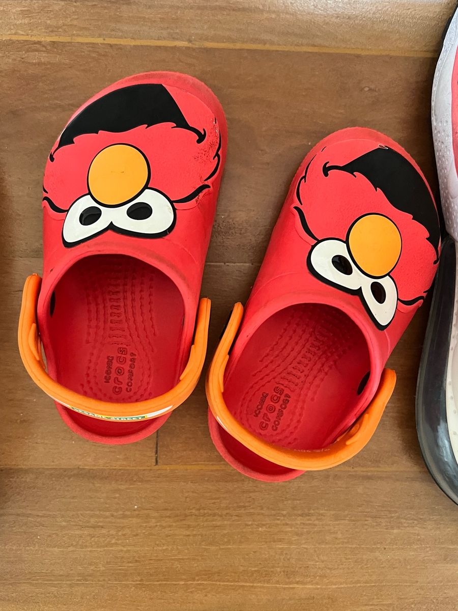 Elmo crocs size clearance 8