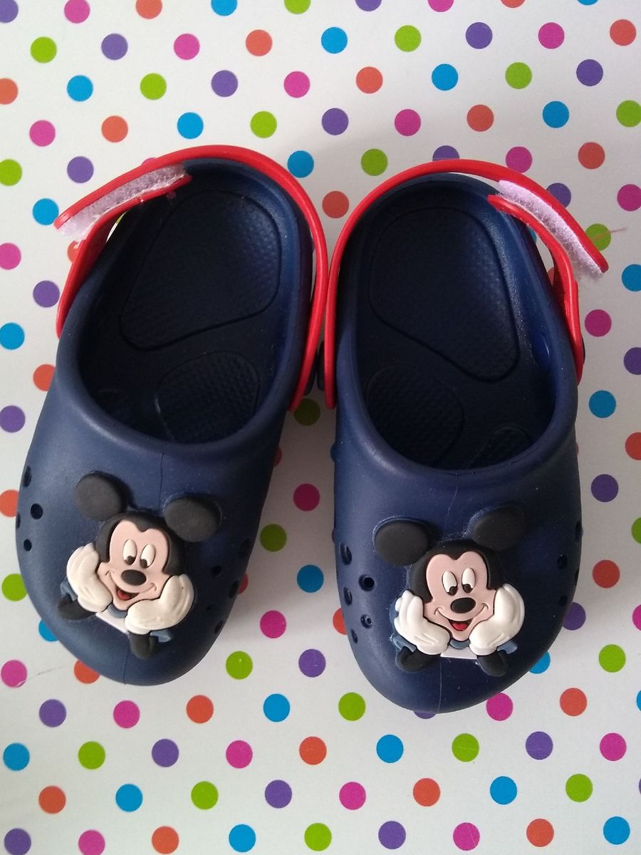 crocs grendene mickey