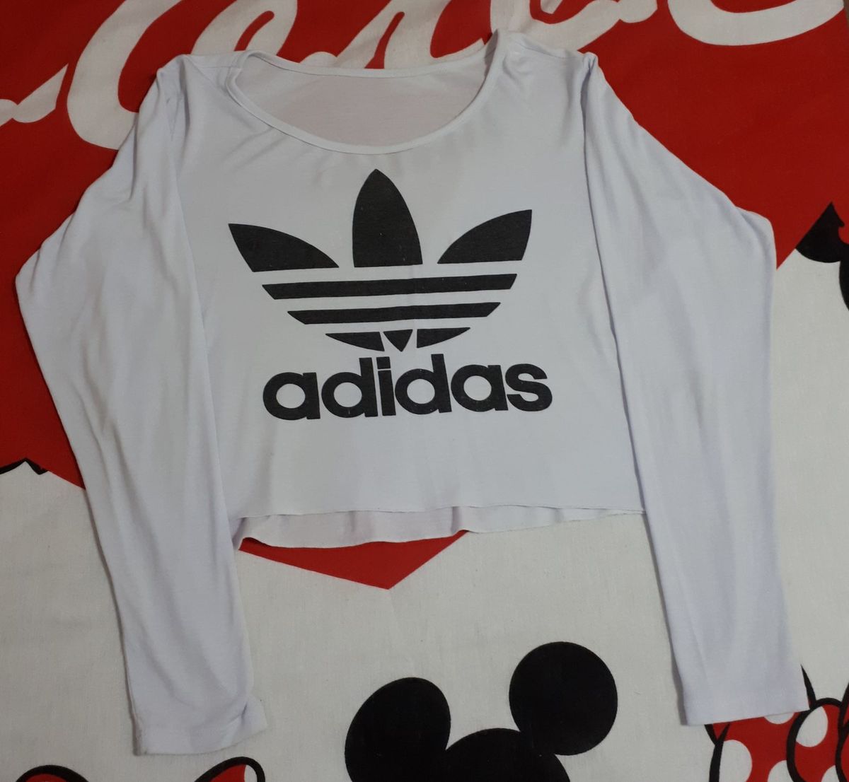 camiseta adidas gola v