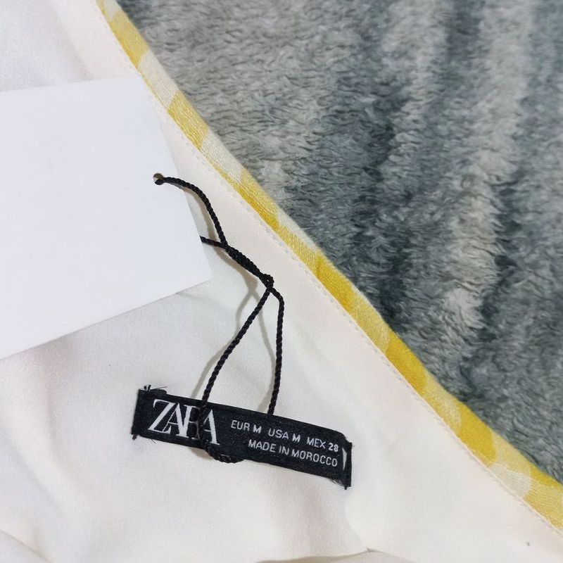 Cropped de Manga Única e Um Ombro Só Zara Amarelo Xadrez