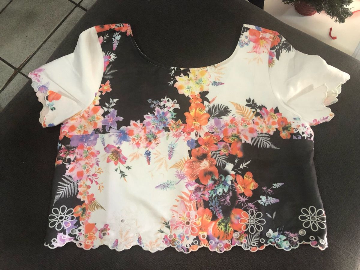 cropped flores - blusas dzarm