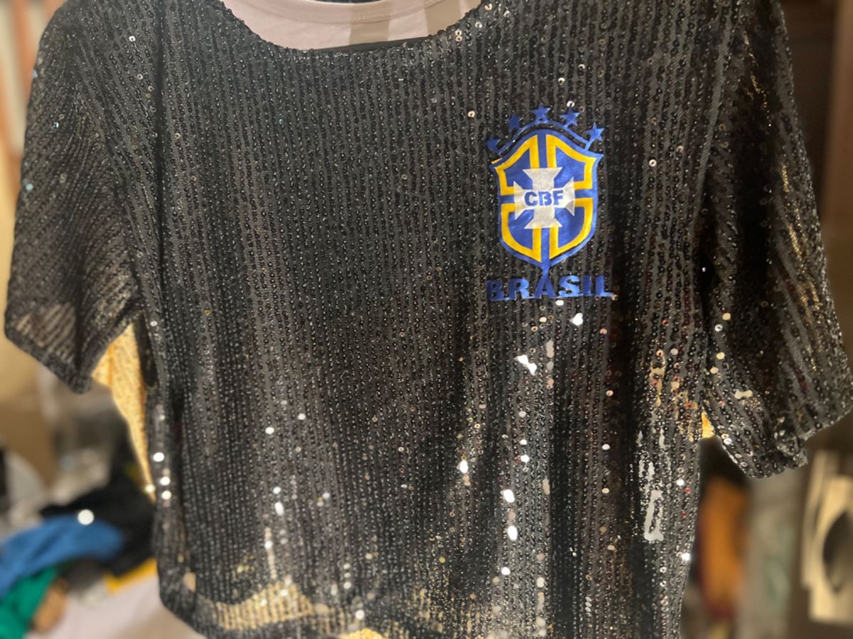 Cropped Paete Preto Brasil Copa com Escudo Cpf em Cetim | Blusa