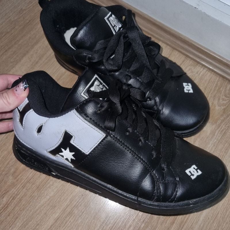 Top dc court graffik preto Hotsell