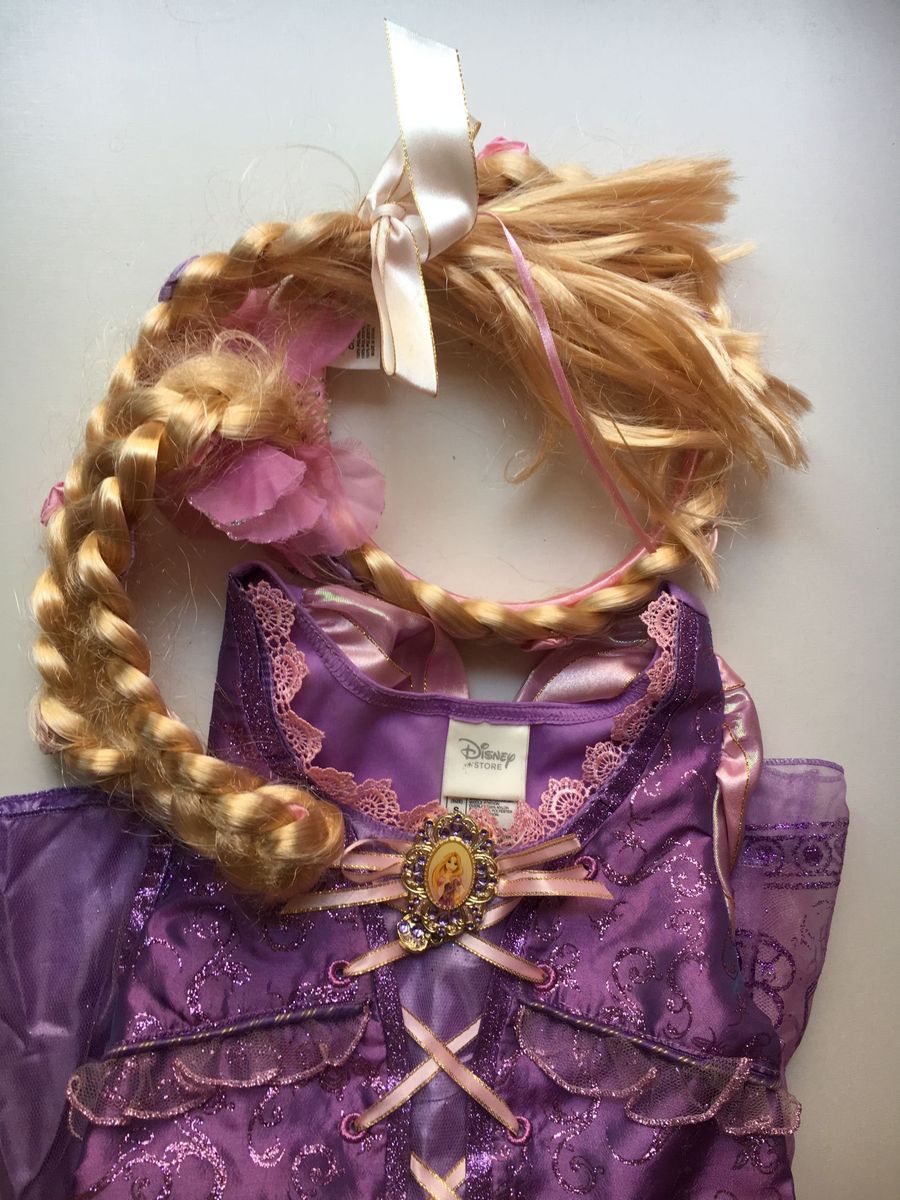 fantasia rapunzel com trança