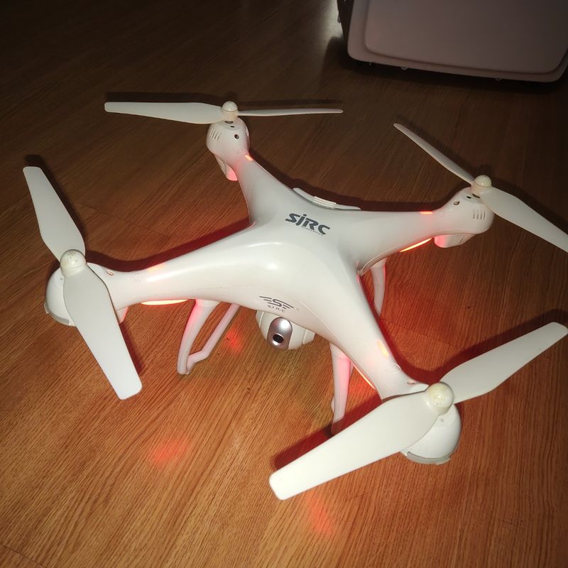 Dron s70w store