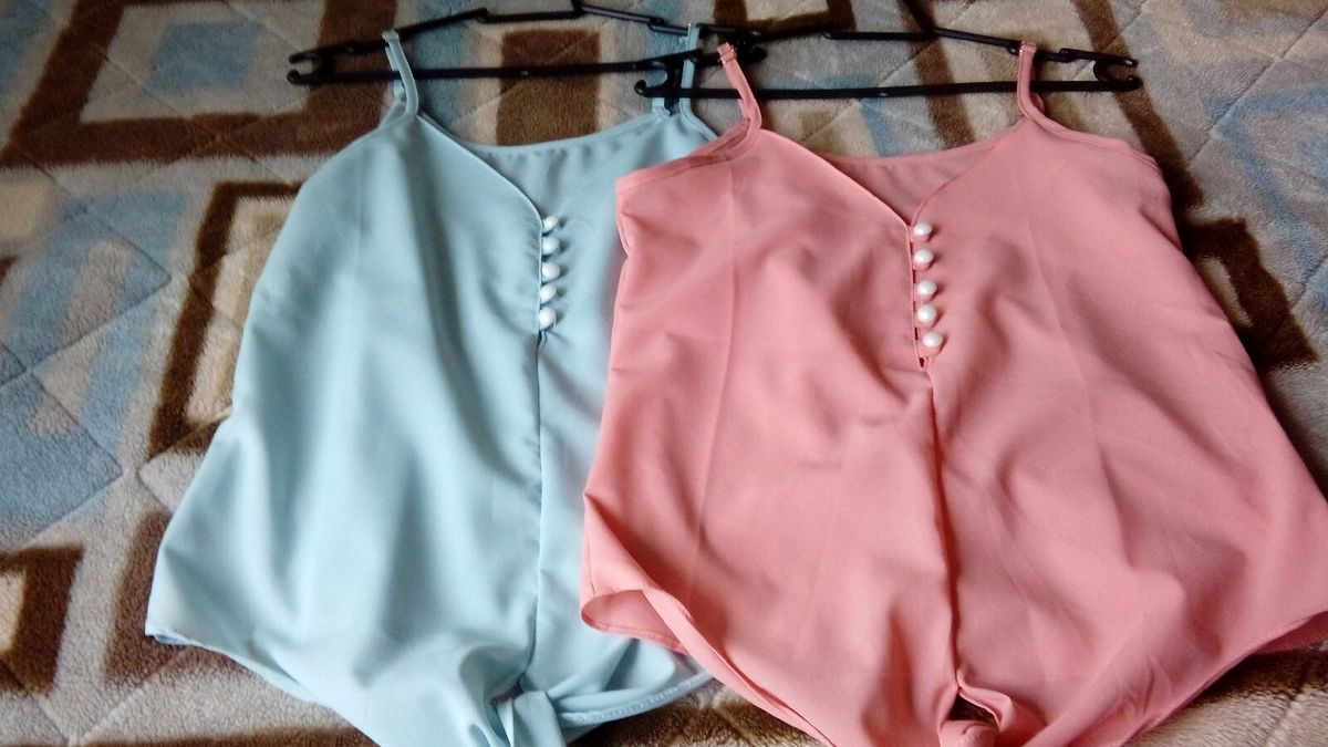 duas businhas de alcinha - blusas sem marca