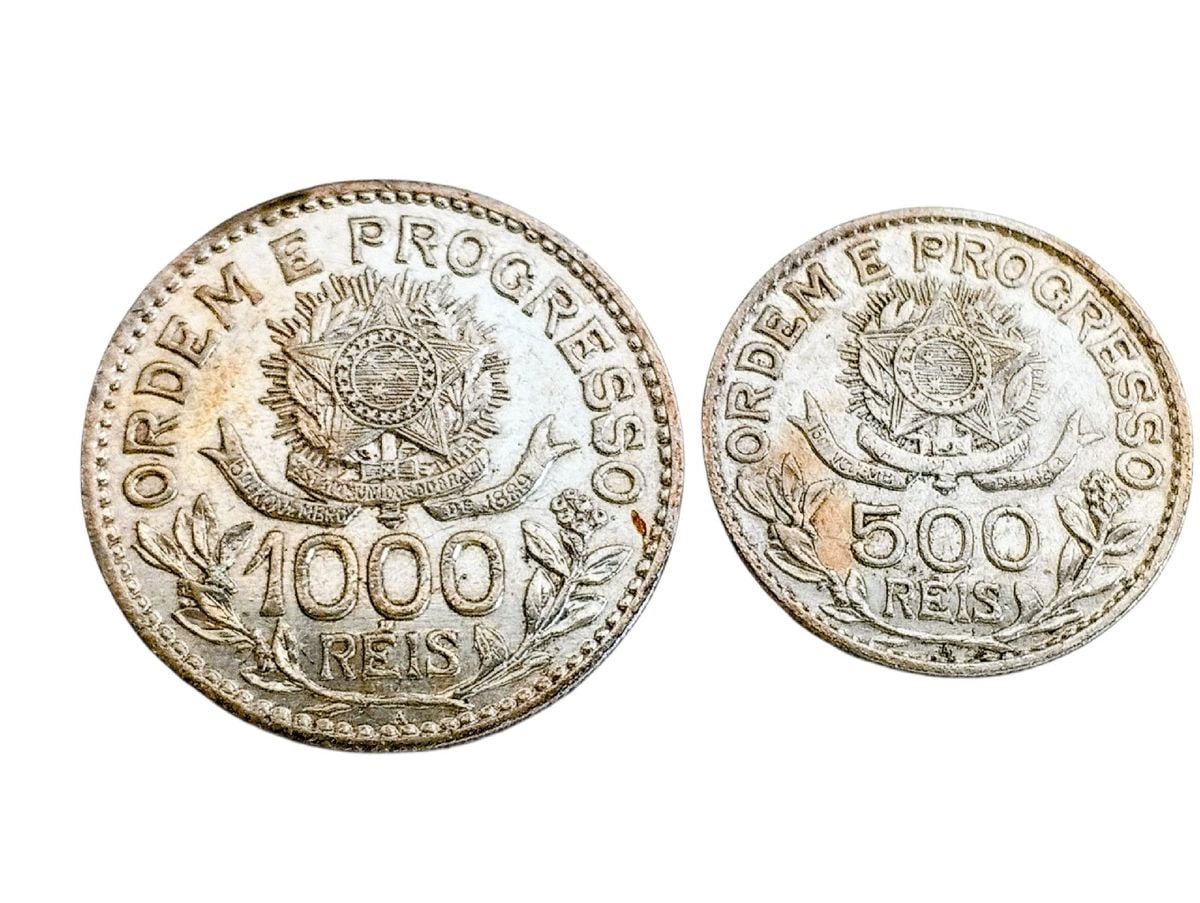 Duas Moedas Antigas de Prata do Brasil, com Valores de 1000 e 500 Réis ...