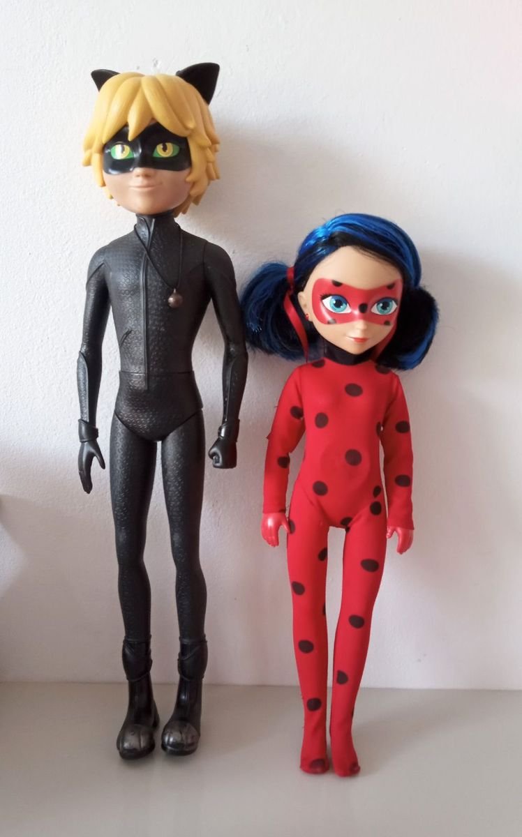 Boneca ladybug e boneco cat noir