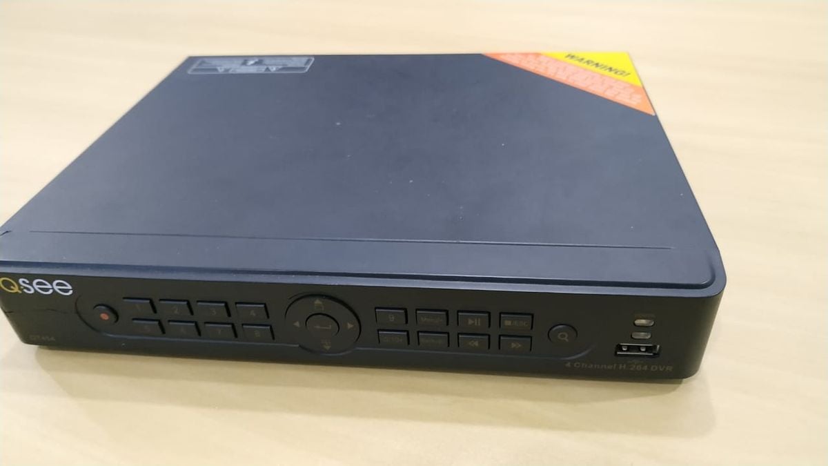Dvr Qsee Qt454 4 Canais (c/ Defeito, Ler Descrição) Móvel p/ Casa