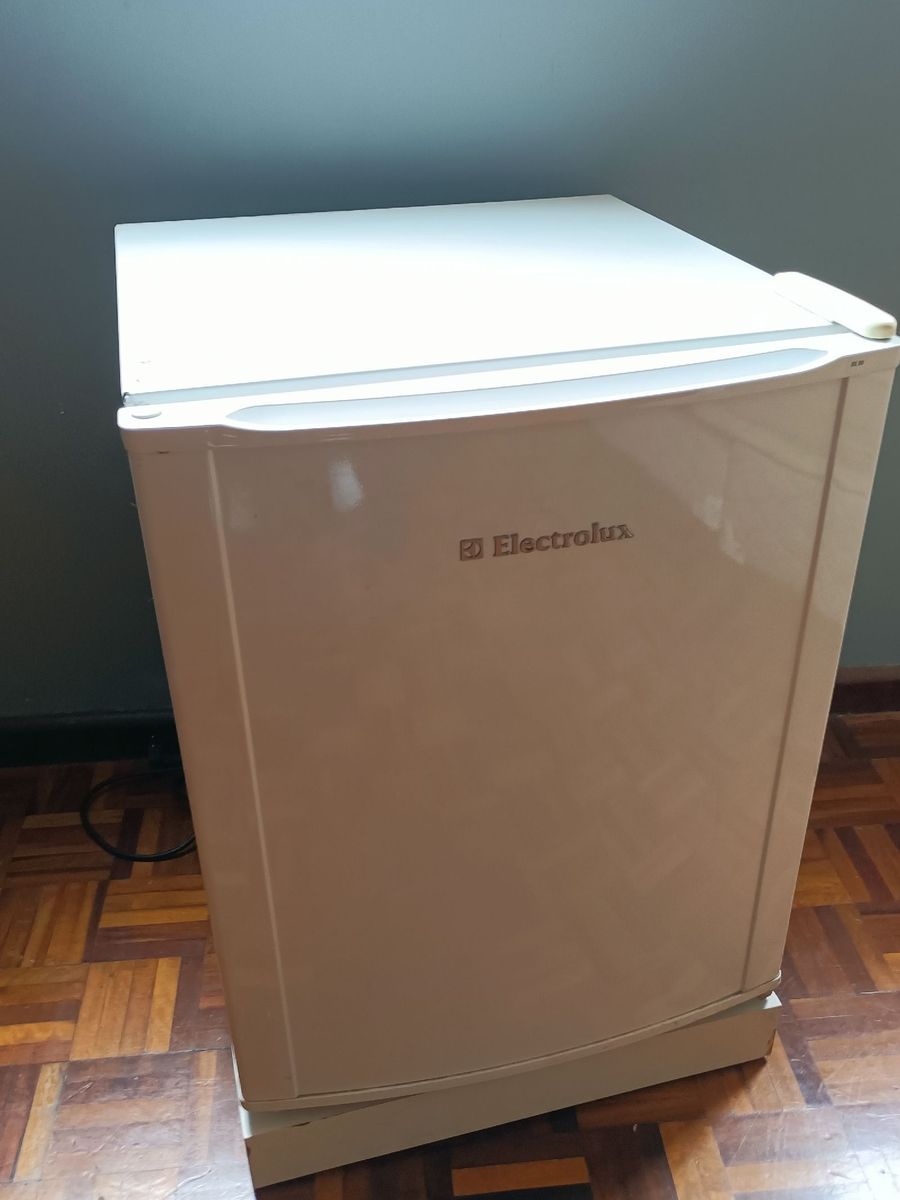 Electrolux Frigobar 127v 79l Mini Geladeira com Freezer