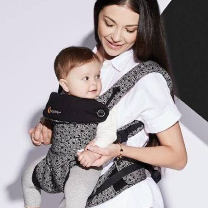 Ergobaby 360 clearance sling