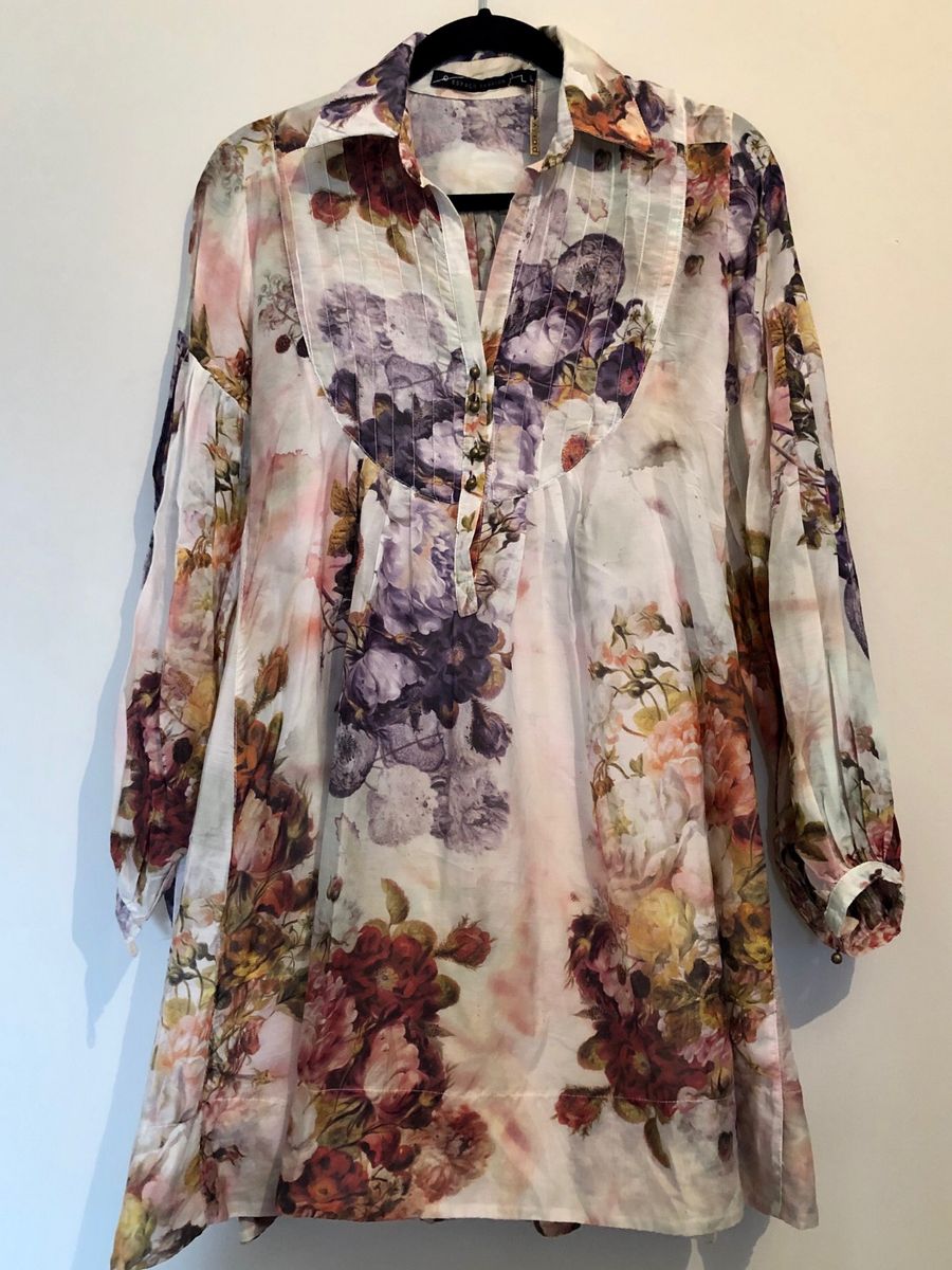 vestido de seda florido