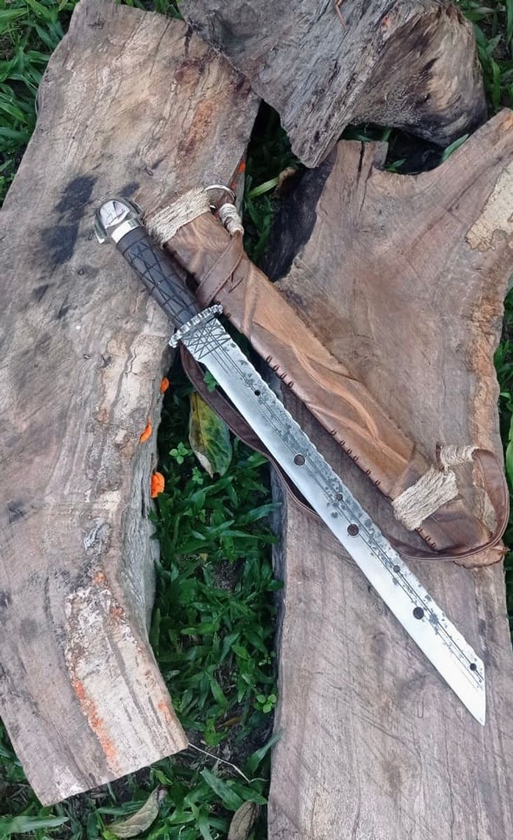 Espada Katana Rústica Forjada em Aço Carbono com Bainha em Madeira ...