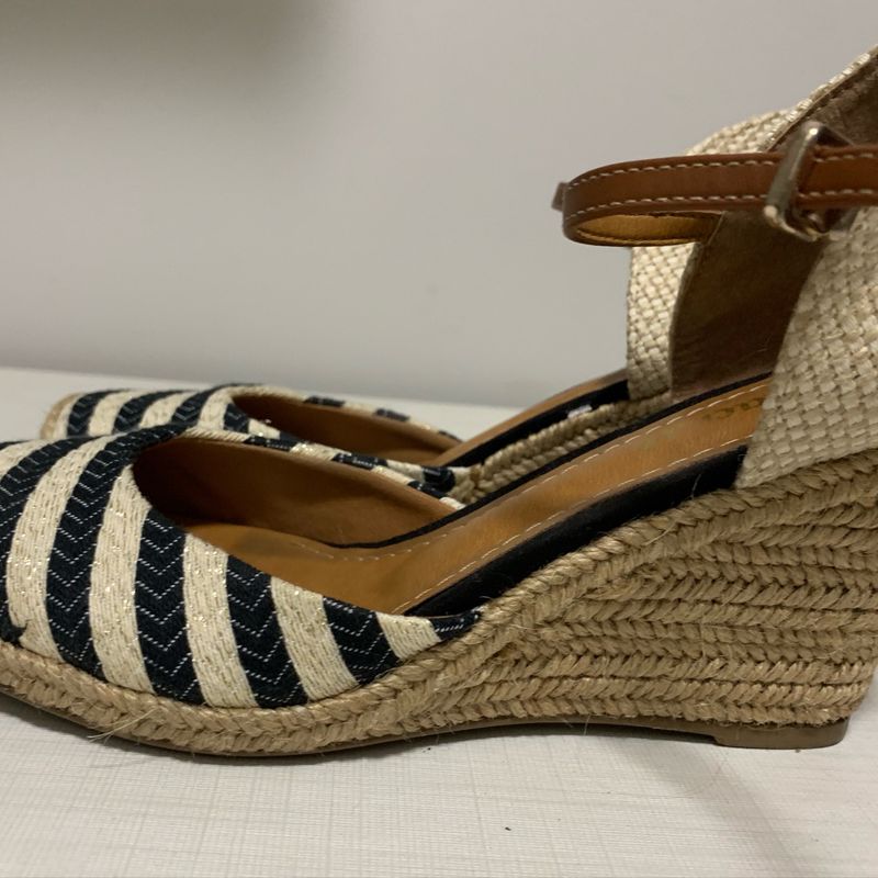 Espadrilhe da Mesma F brica da Arezzo em Franca Nova e sem Marcas Sand lia Feminina Arezzo Usado 35213692 enjoei