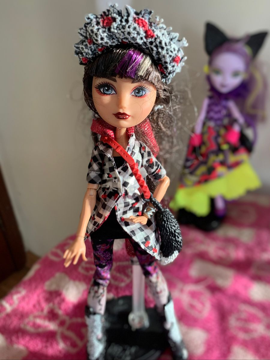 Ever After High Cerise Hood Filha da Chapeuzinho Vermelho Item Infantil Mattel Nunca Usado