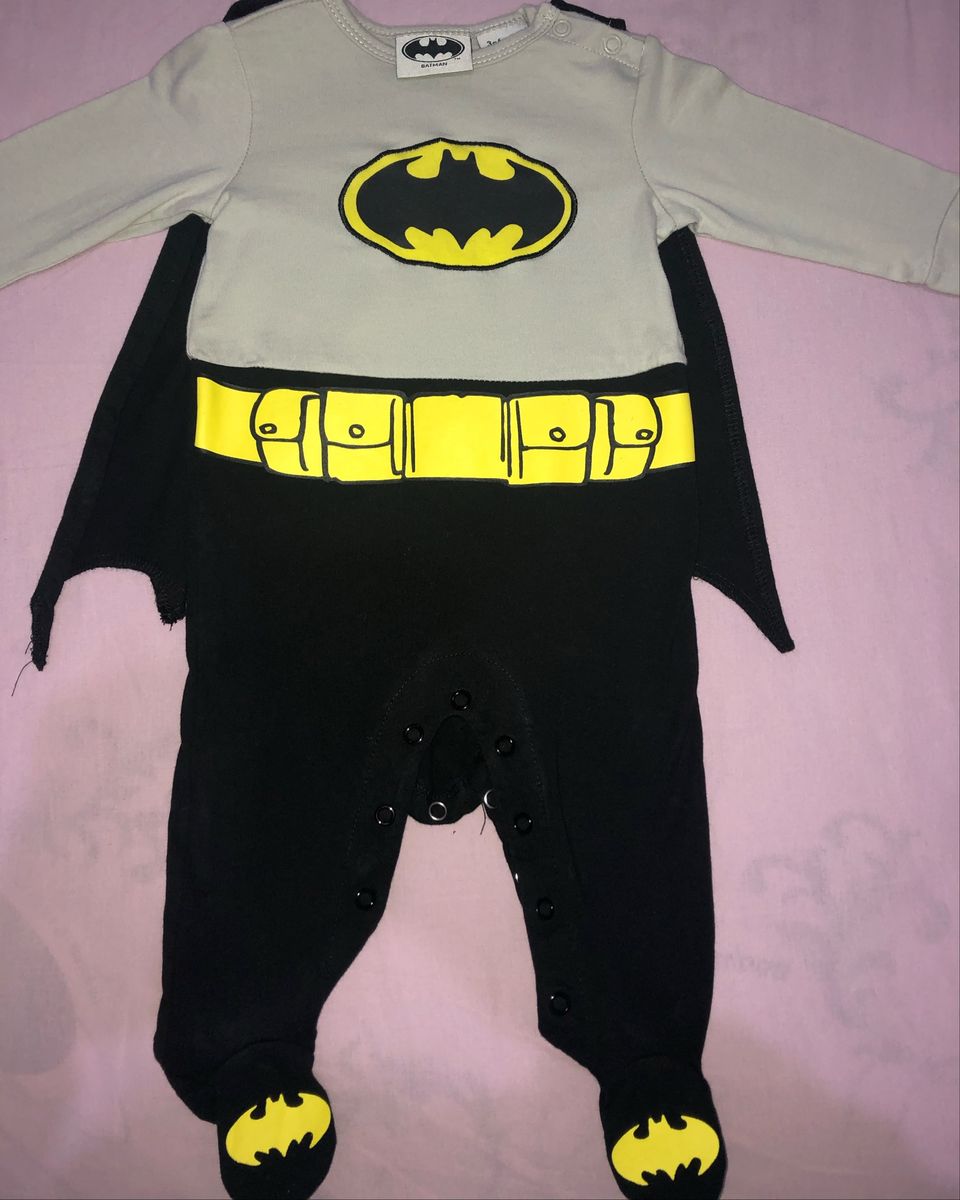 Featured image of post Fantasia Do Batman Infantil O batman um tema f cil de trabalhar quando se trata de decora o e um dos motivos usar cores simples