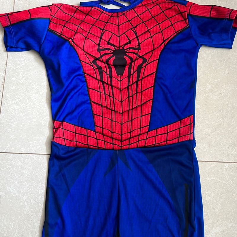 Fantasia Homem Aranha com Enchimento Tam 4, Roupa Infantil para Menino Homem  Aranha Usado 82715343