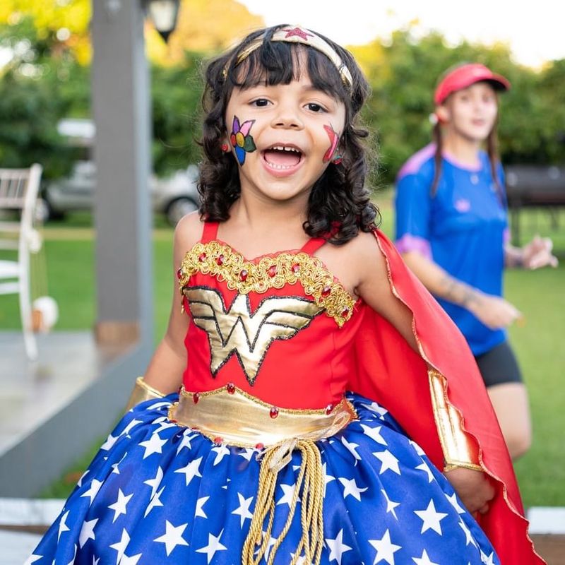 Roupa infantil store de mulher maravilha