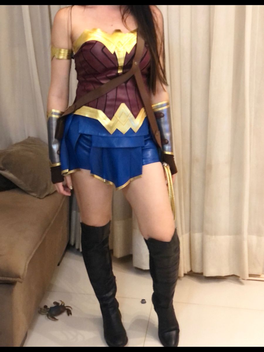 Costume Mulher Vestida De Mulher Maravilha Projeto Armadura Mulher