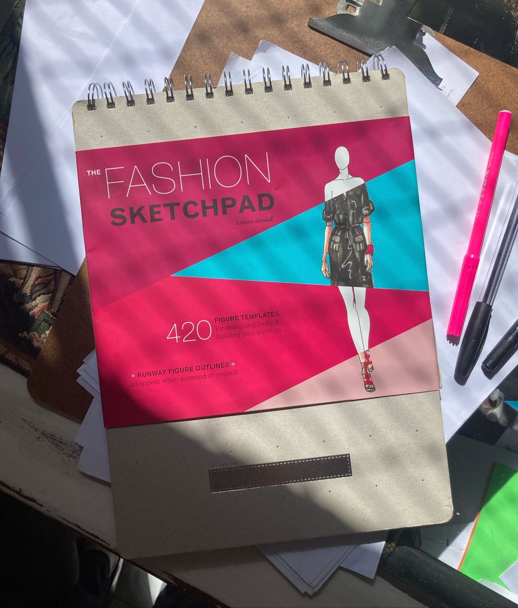 Fashion Sketchpad - Caderno De Desenho De Moda | Item De Papelaria The ...