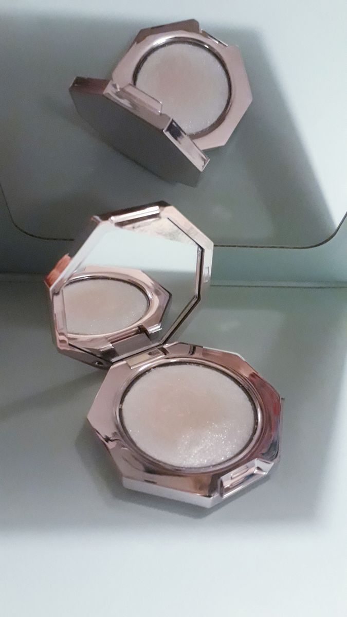 Fenty Beauty Iluminador Mini - Diamond Bomb | Maquiagem Feminina Fenty  Beauty Usado 61304691 | enjoei