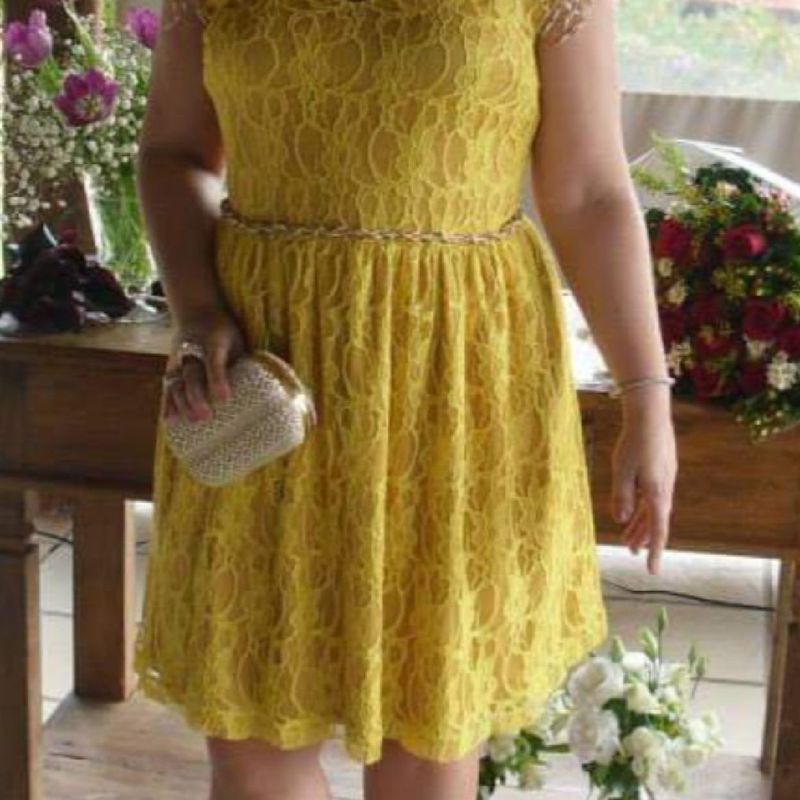 Vestido de best sale festa amarelo ouro