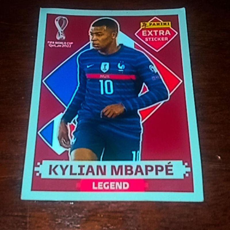 Pin de John Michael em kylian Mbappe  Figurinhas da copa, Jogadores de  futebol, Copa do mundo