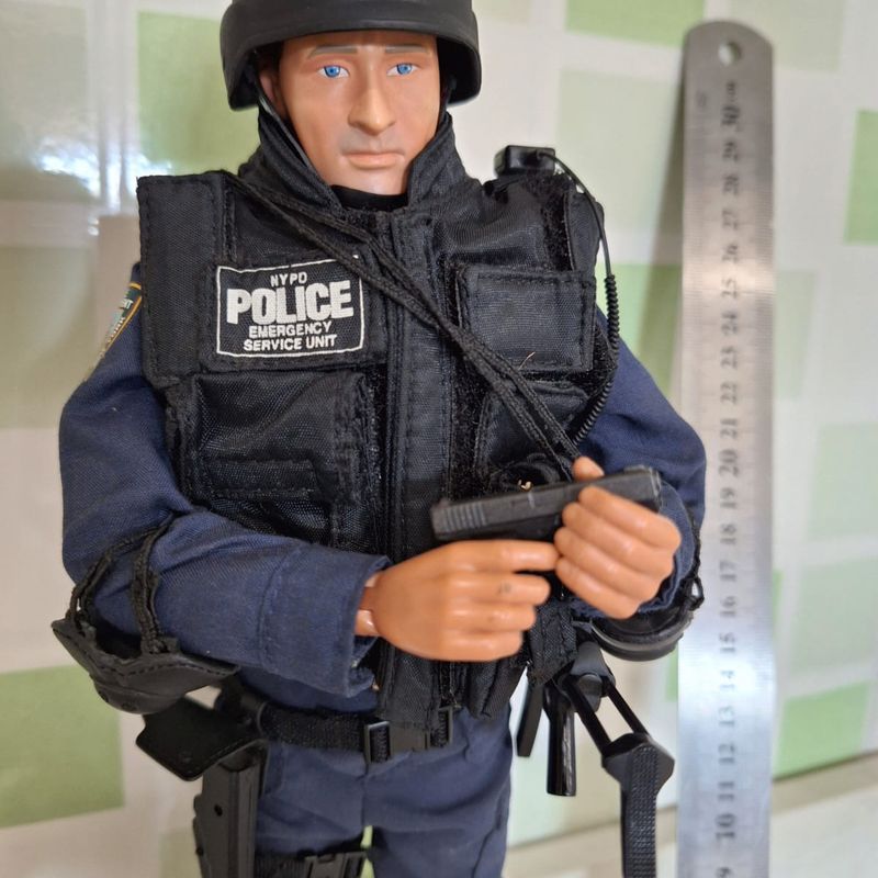 Figura de Ação 1/6 - Nypd Emergency Service Unit 