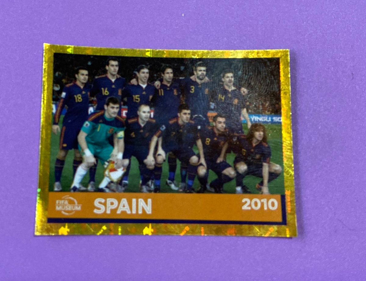 figurinha-fwc-28-espanha-copa-do-mundo-2022-livro-panini-nunca