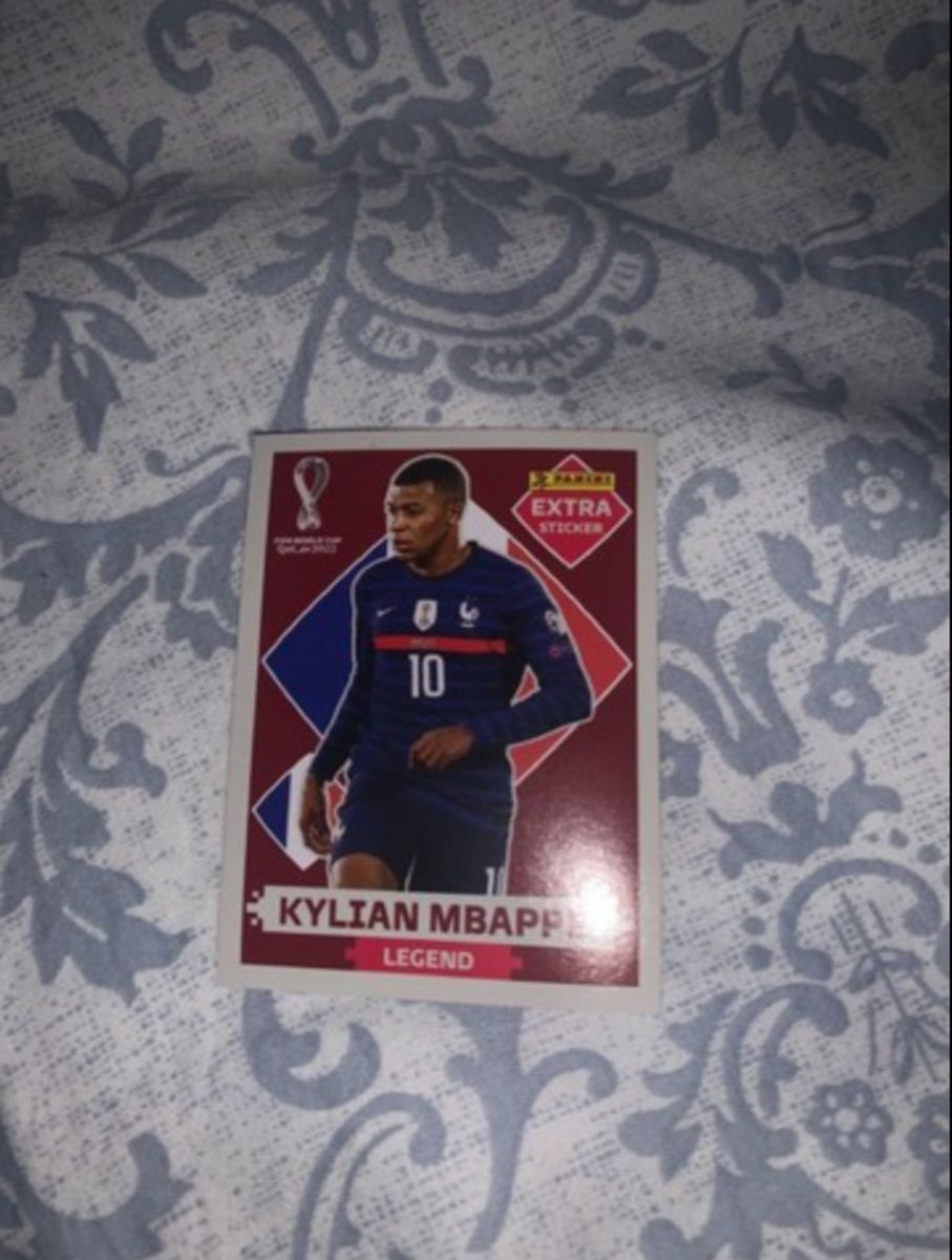 figurinha Extra Mbappe Legend Bordô colante Produto Não Oficial.