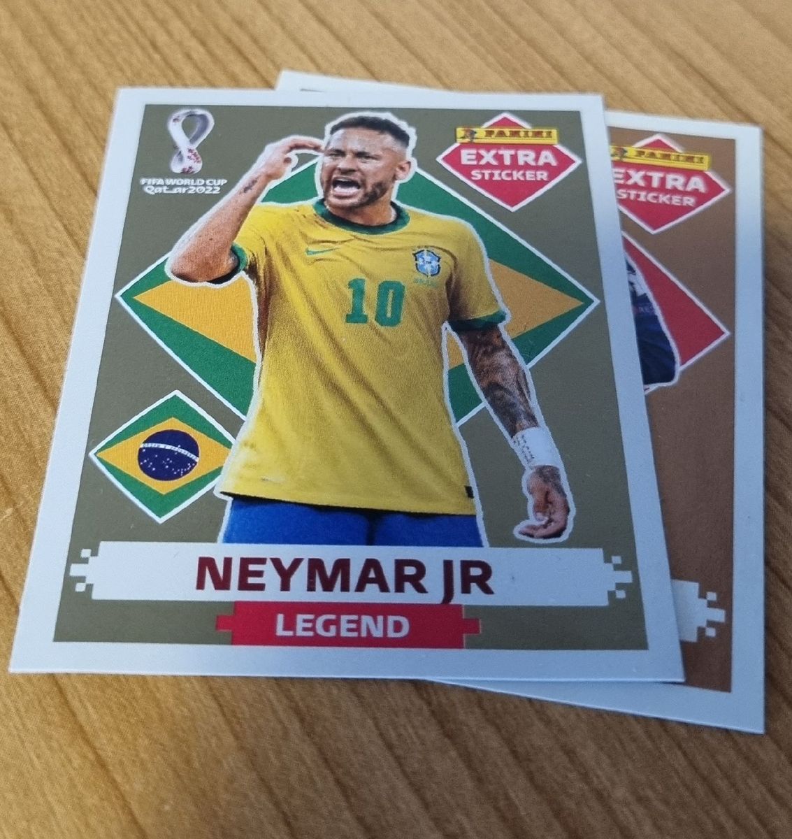 Rio-pretense consegue card ouro de Neymar, figurinha que é