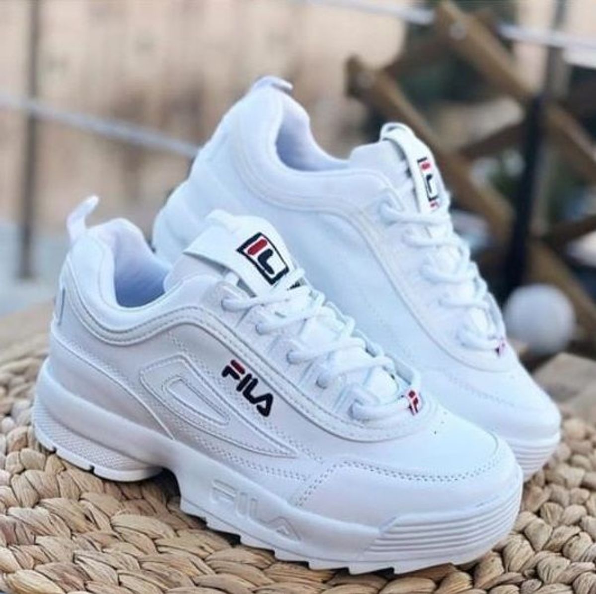 tenis fila branco com vermelho