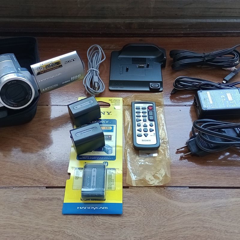 #2788 HANDYCAM DCR-SR220 SONY 美品 新品電池 他 DCR-SR220 商品の写真 | デジタルビデオカメラ Handycam ハンディカム
