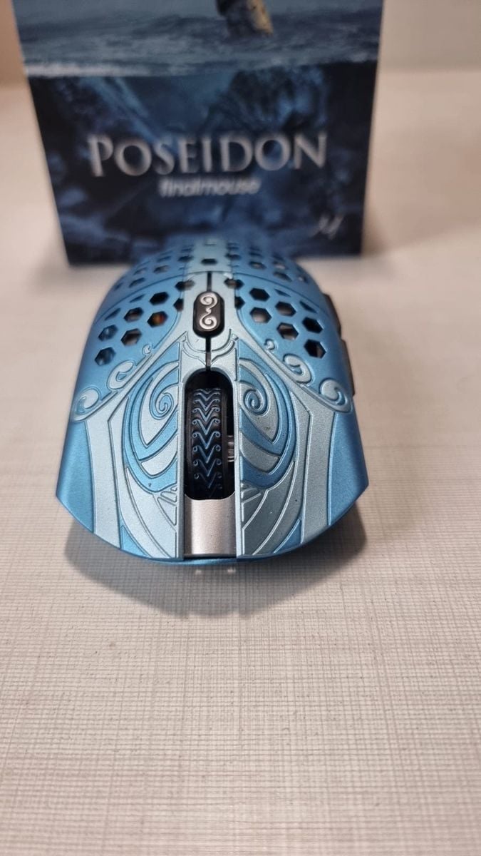 Finalmouse Starlight-12 Poseidon - Medium | Finalmouse Usado