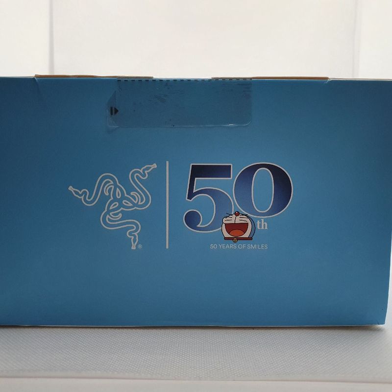 RAZER ドラえもん　50周年限定コラボ Fone Razer Kraken Doraemon Edição Limitada de 50 Anos