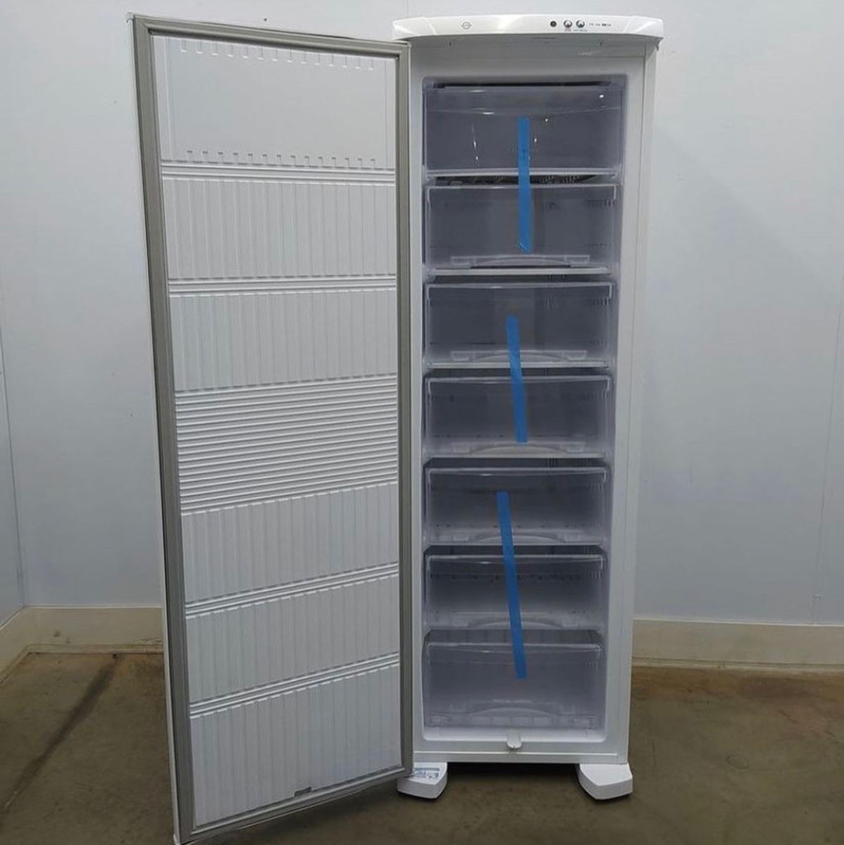 Freezer Electrolux Vertical Fe26 Item Info & Eletro Electrolux Nunca Usado 83182573 enjoei