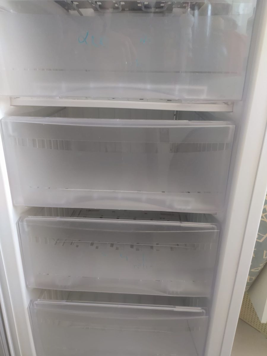 Freezer Vertical 203 Litros Electrolux Fe26 Branco