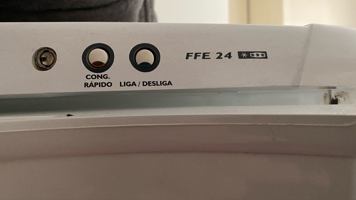 Freezer Vertical Frost Free 218 Lts Ffe24 Electrolux 220v Branco