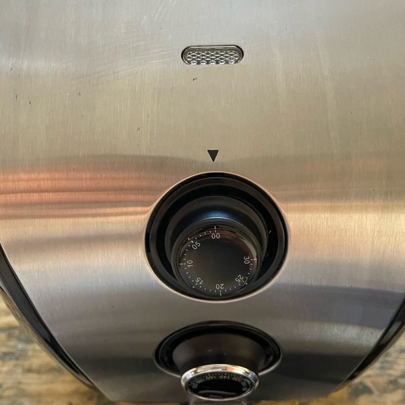 Detalhes da Air Fryer Britânia BFR02PI