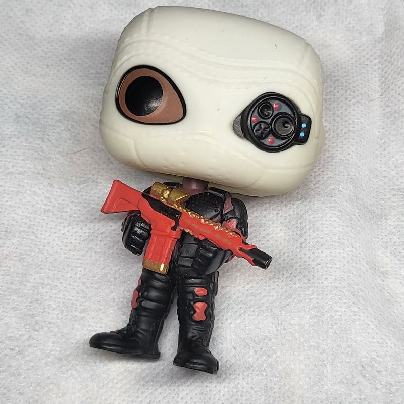 Funko Pop Animation Deadshot 106 Suicide Squad Original Brinquedo Funko Pop Usado 91230005 enjoei