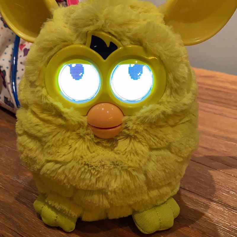 Furby Amarelo Funcionando | Brinquedo Furby Hasbro Usado 54387865 | enjoei