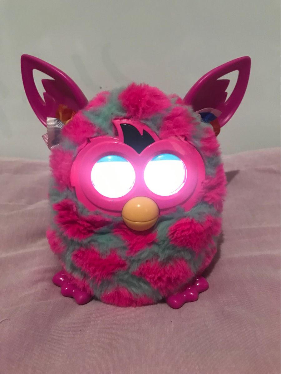 Furby Boom - Rosa e Azul | Pelúcia Hasbro Usado 85899255 | enjoei