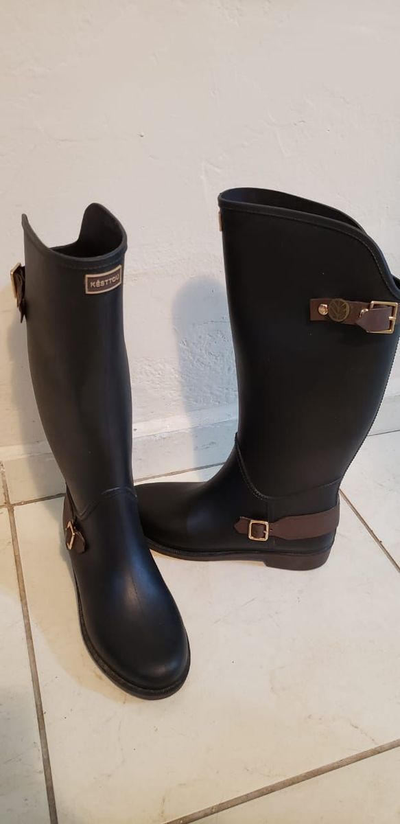 bota késttou