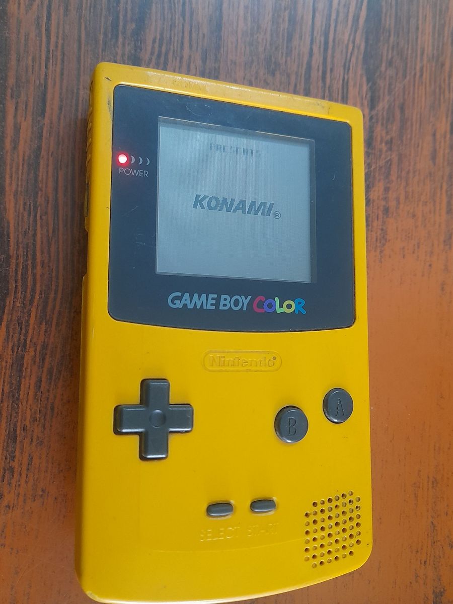 Game Boy Color Amarelo com Um Jogo | Console de Videogame Nintendo ...